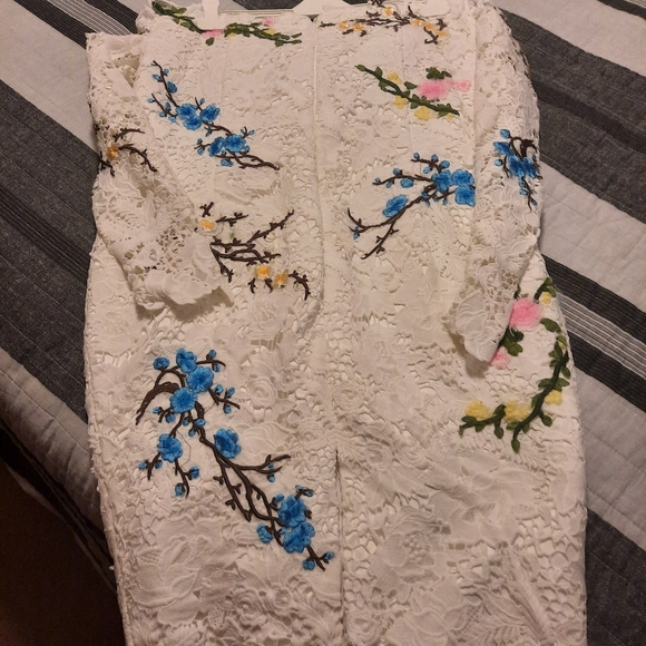 Dresses & Skirts - Wedding Dress